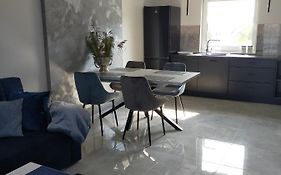 Apartament - Come In